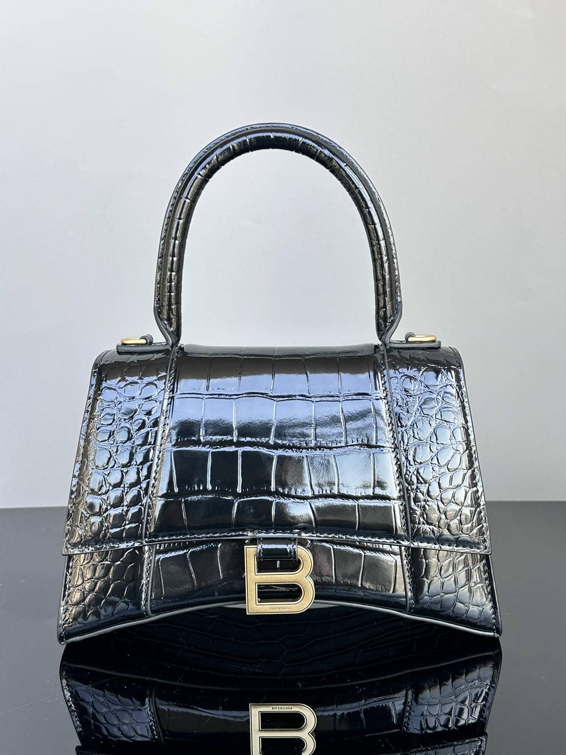 Hourglass 19 23-28